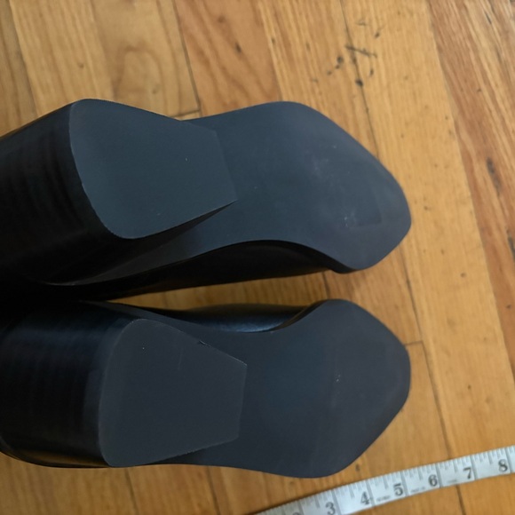 Nordstrom Brand Black Leather Booties Size 8 - Picture 5 of 5